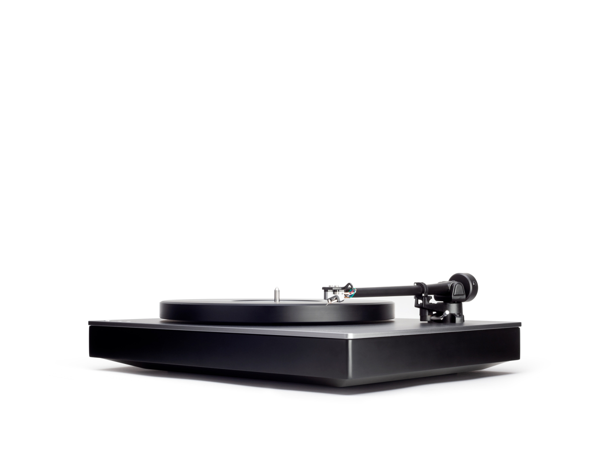 cambridge audio aptx hd turntable ces 2019 alva tt front angl