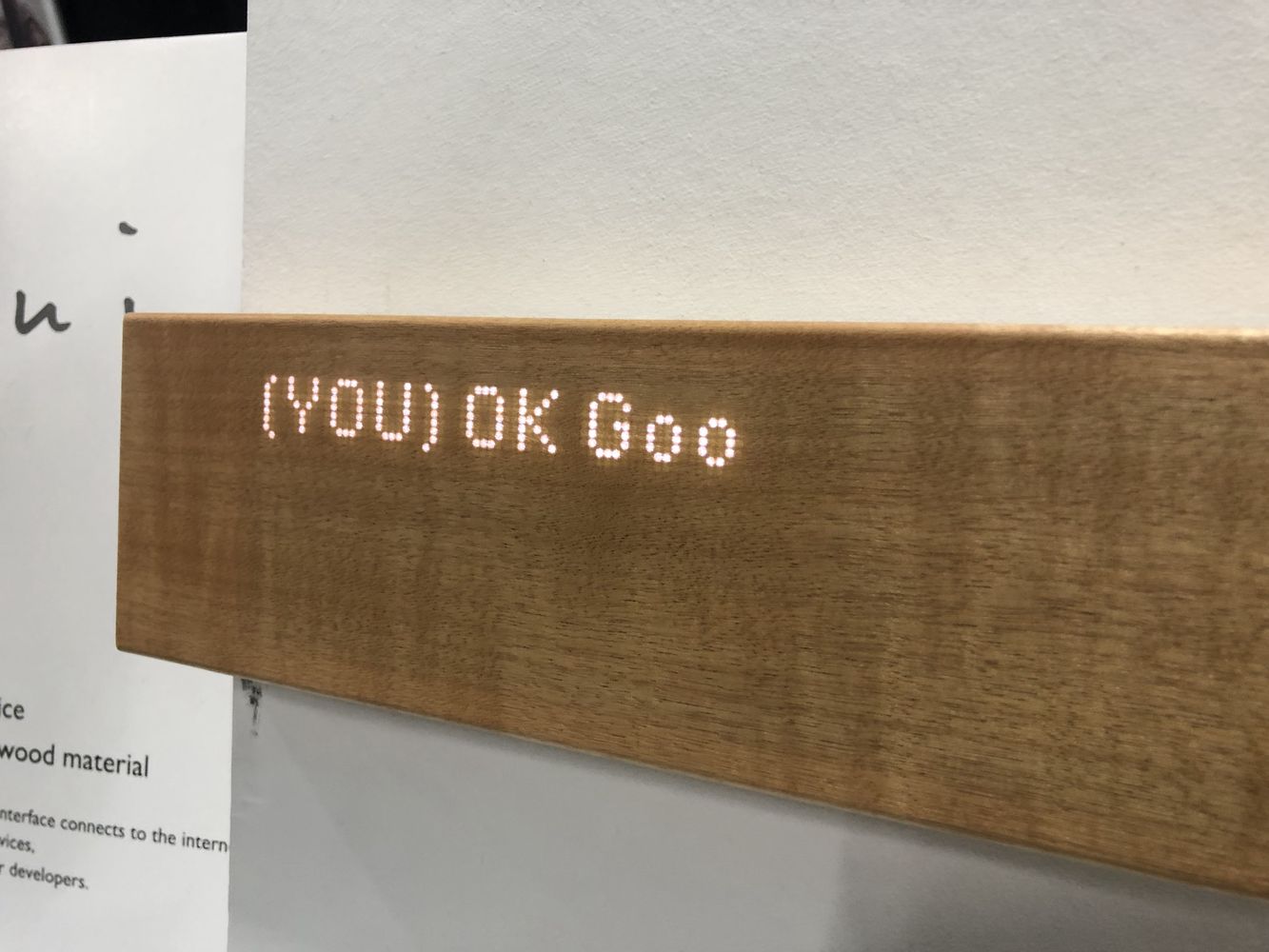 Mui Wood Smart Display