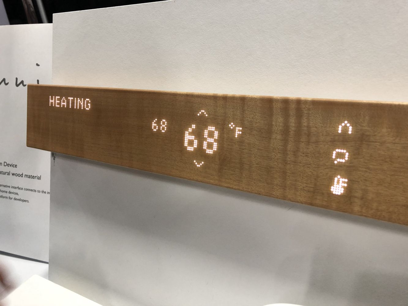 Mui Wood Smart Display