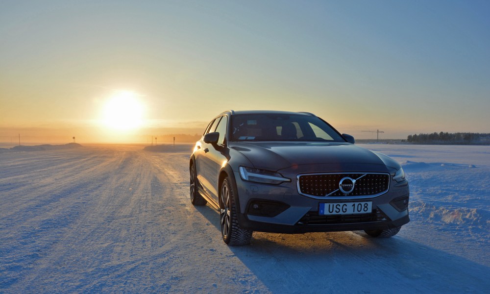 2020 Volvo V60 Cross Country review