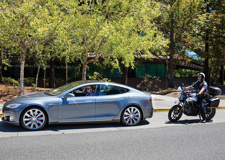 zero electric police motorcycle stops tesla model 3 dsr edition 2