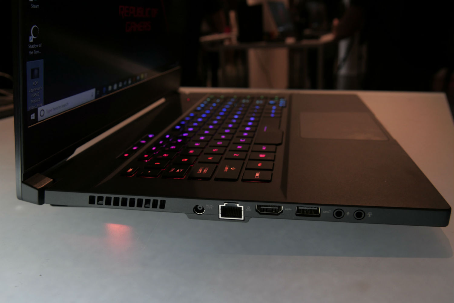 asus rog zephyrus strix tuf 240hz gx502 01