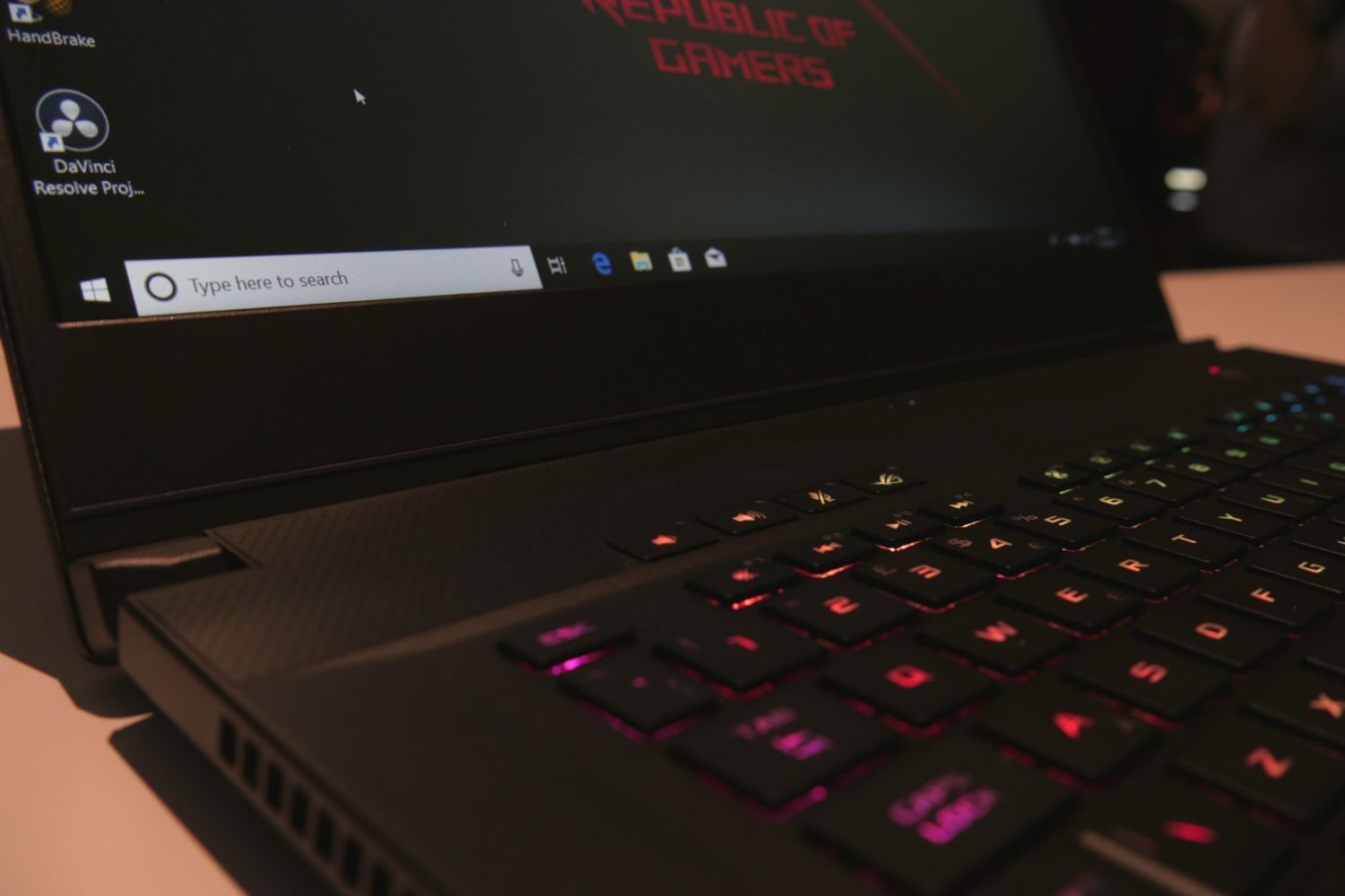 asus rog zephyrus strix tuf 240hz s gx502 06