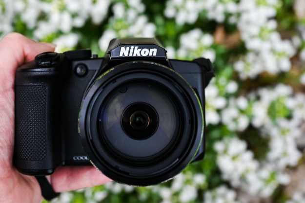 nikon coolpix b600 review feat