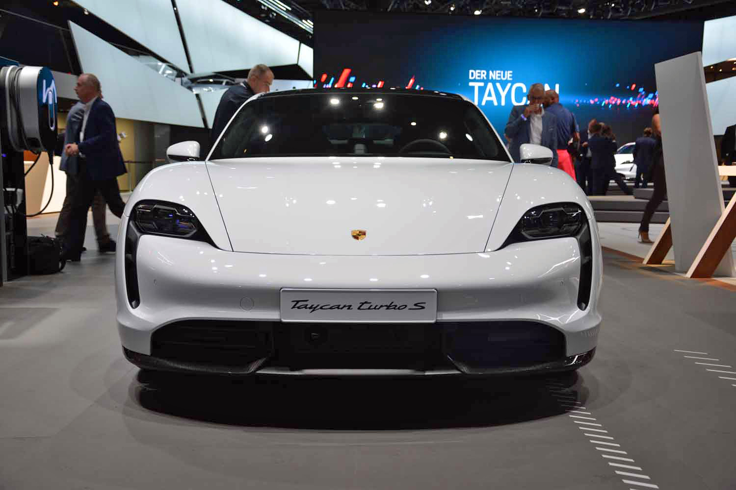 2020 porsche taycan photos and specs dt 2