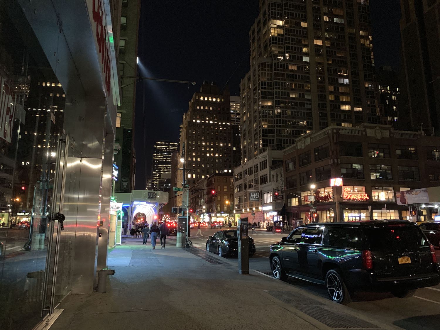 iphone 11 pro review versus night mode street