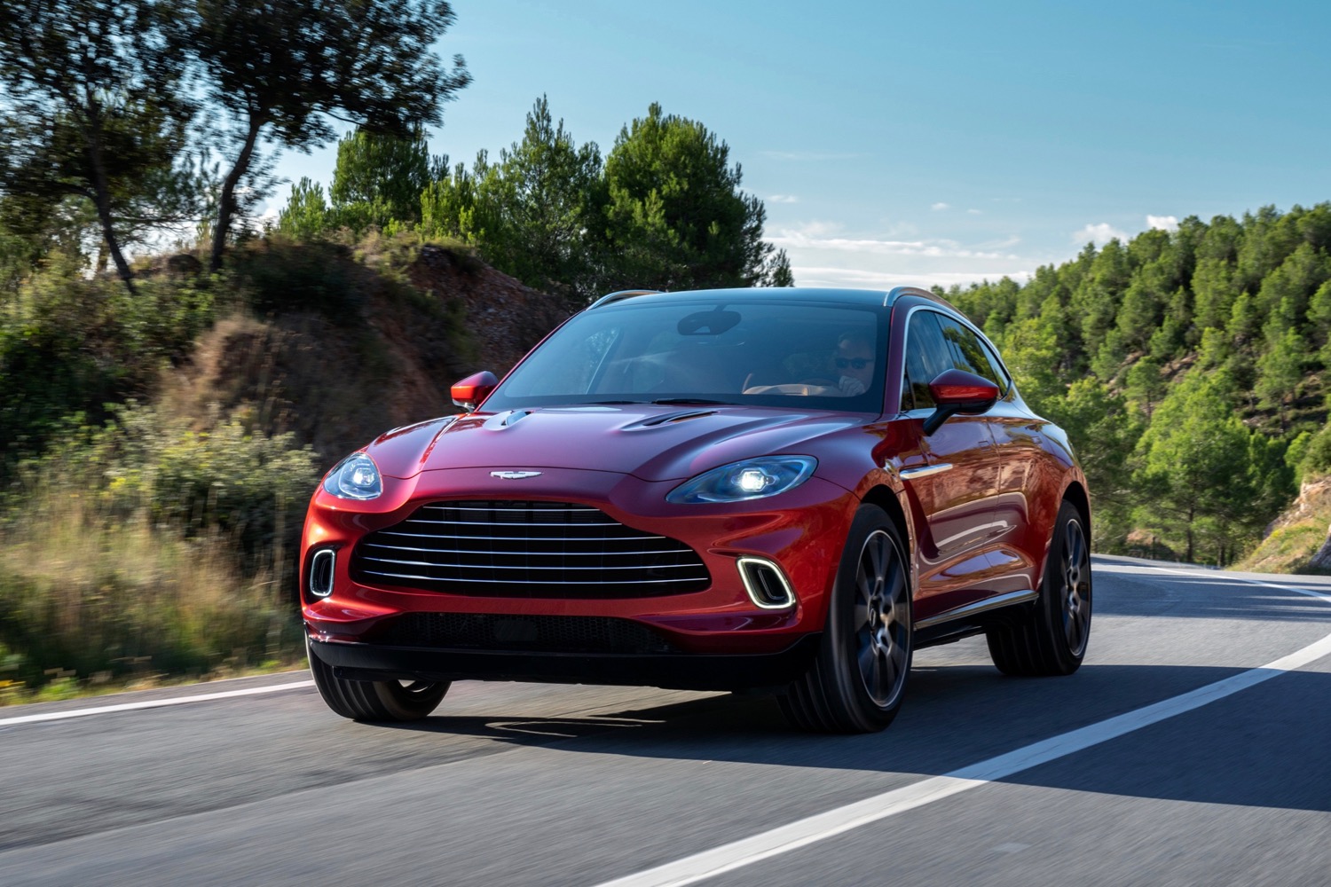 2021 aston martin dbx suv photos specs pricing 2019 los angeles auto show