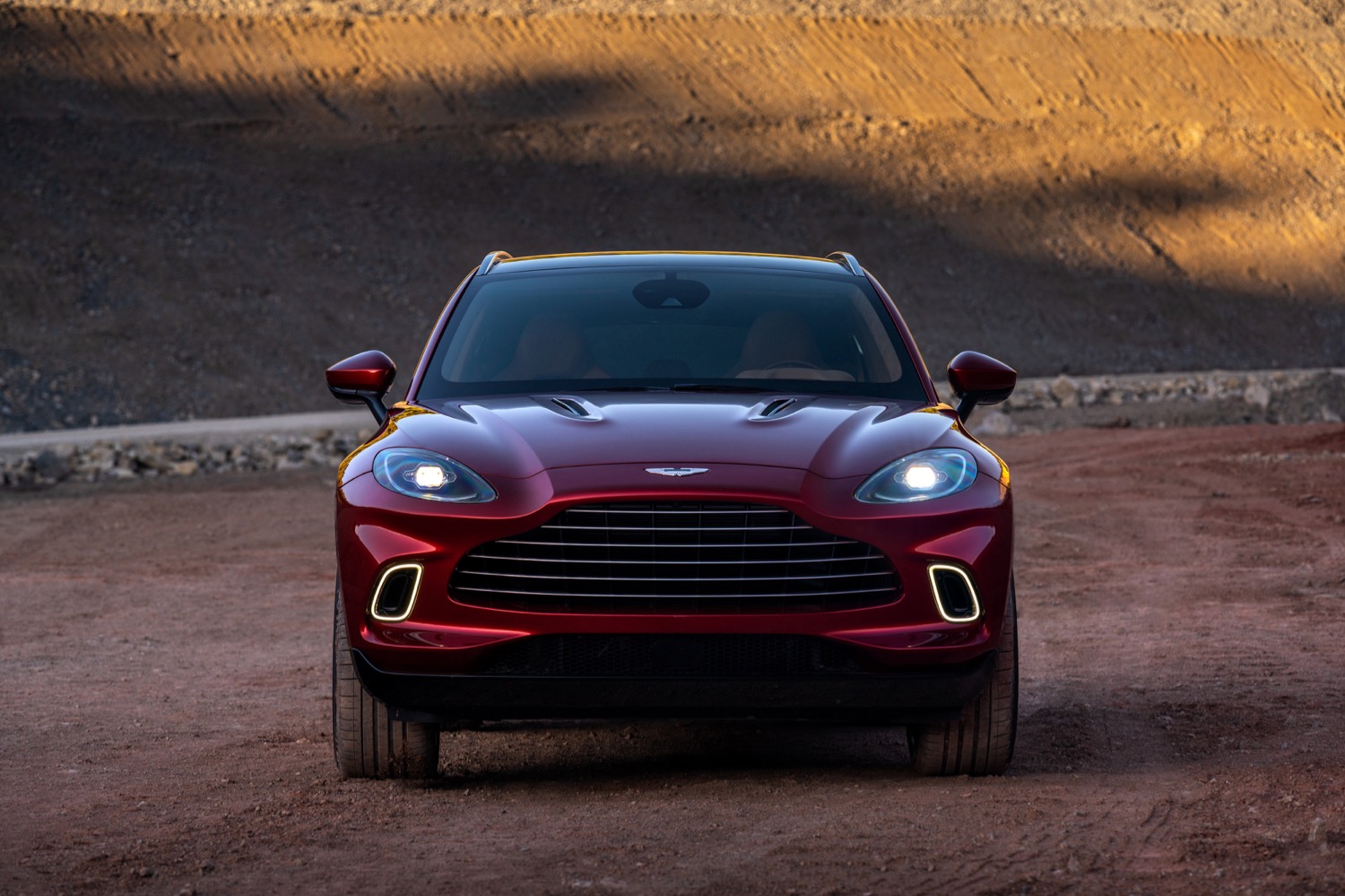 2021 aston martin dbx suv photos specs pricing 2019 los angeles auto show