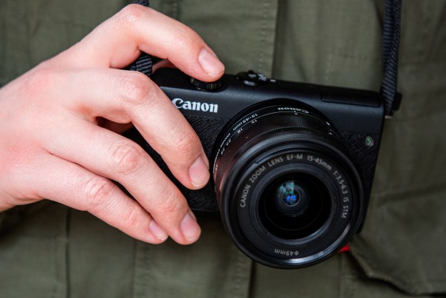 Canon EOS m200