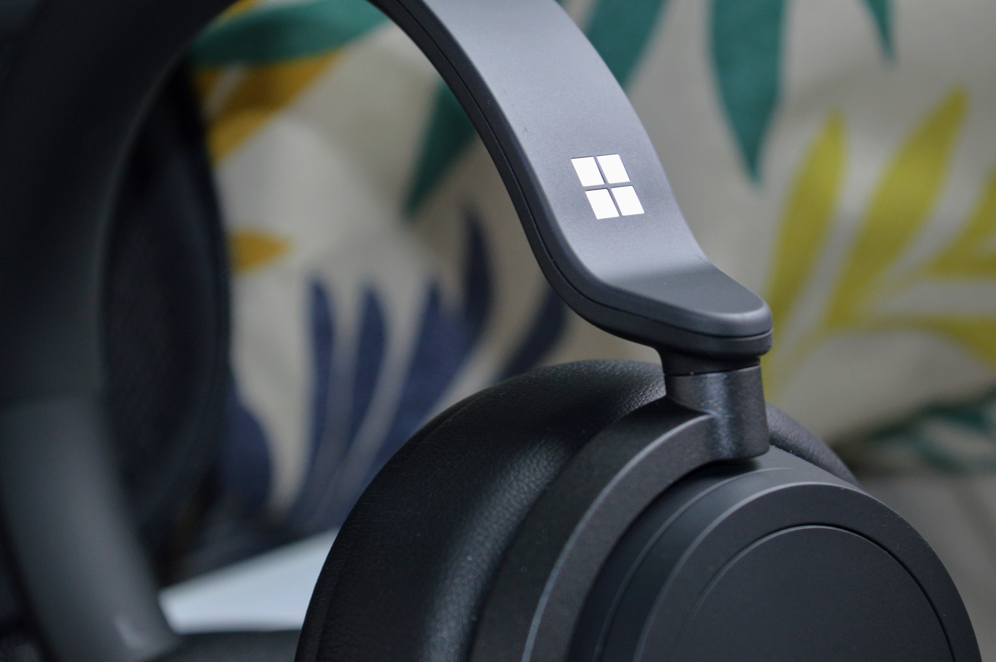 Microsoft Surface Headphones 2