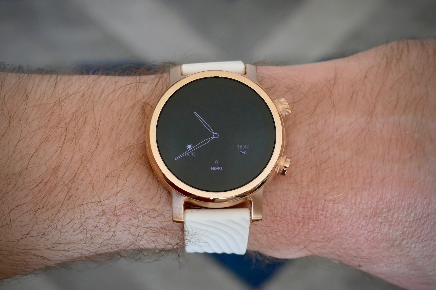 Moto 360 ambient display