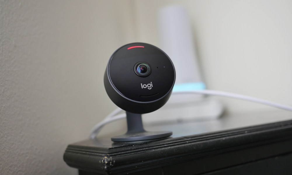 Logitech Circle View on ledge