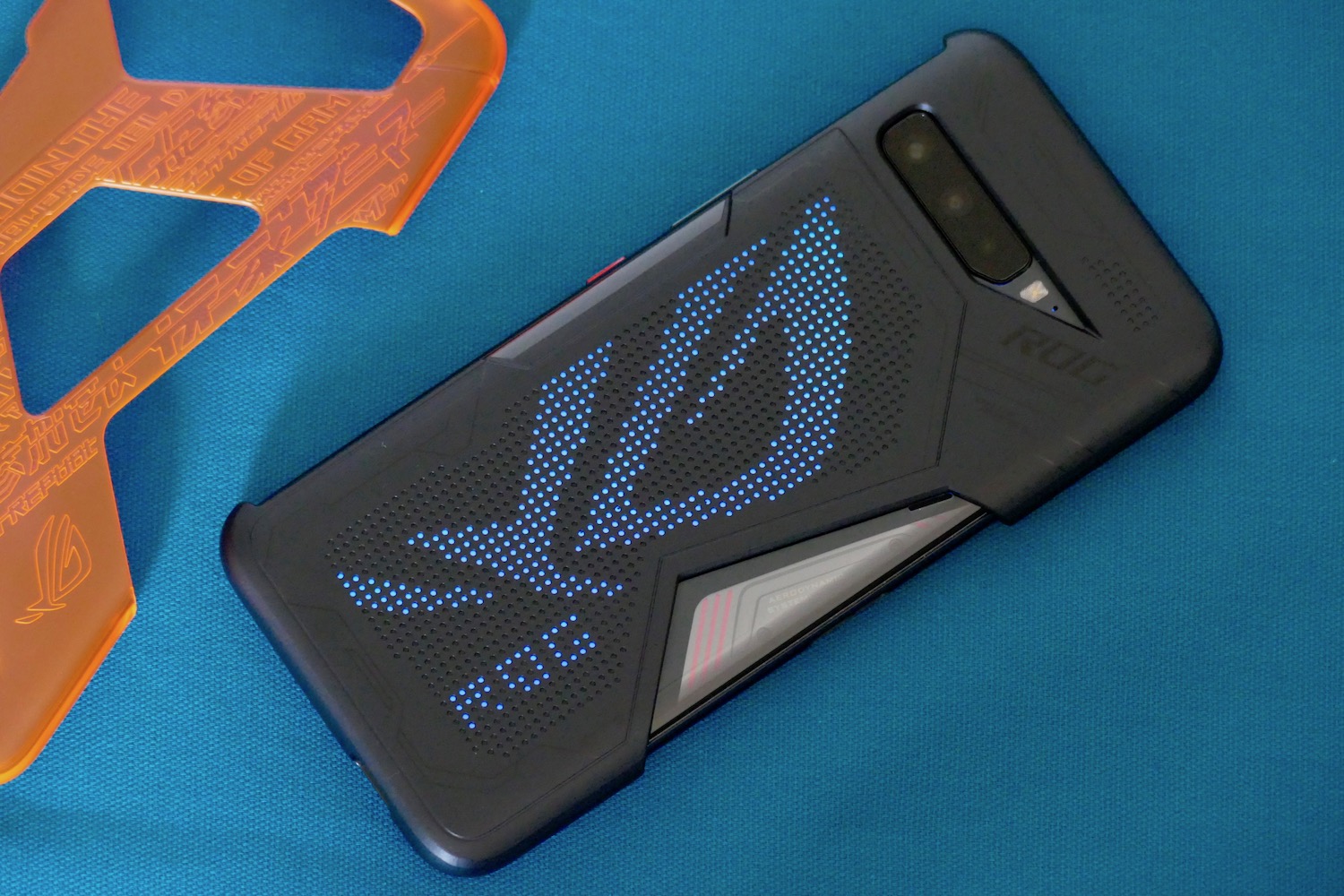 asus rog phone 3 review lightning case