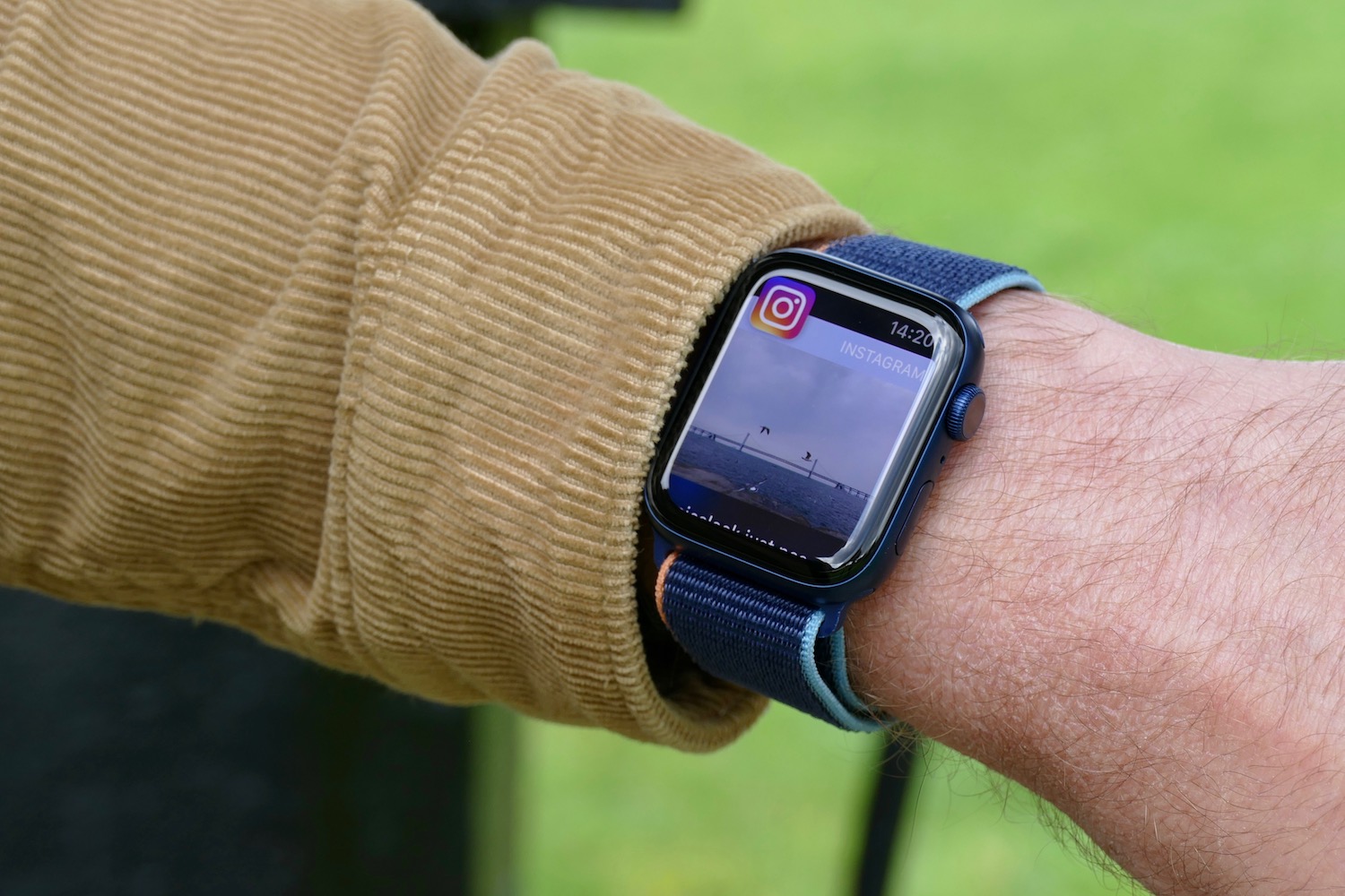 apple watch series 6 review instagram notification