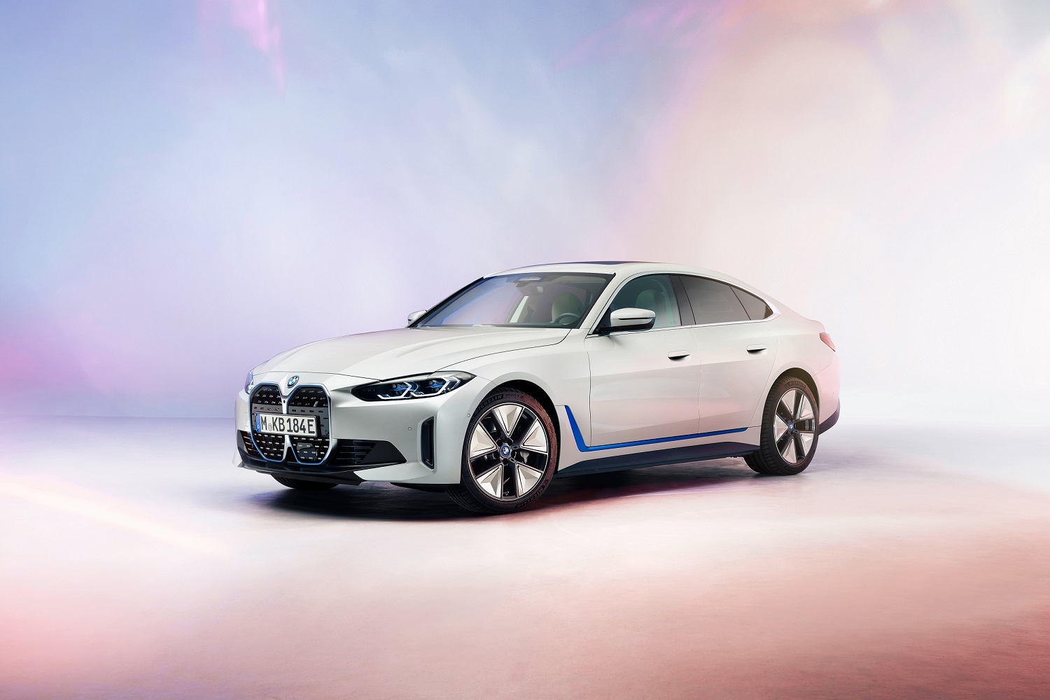 2022 bmw i4 electric sedan unveiled with 530 horsepower