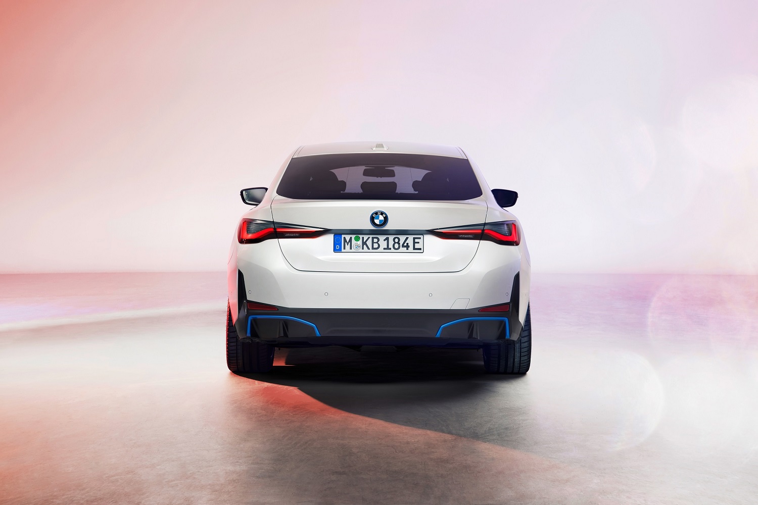 2022 bmw i4 electric sedan unveiled with 530 horsepower