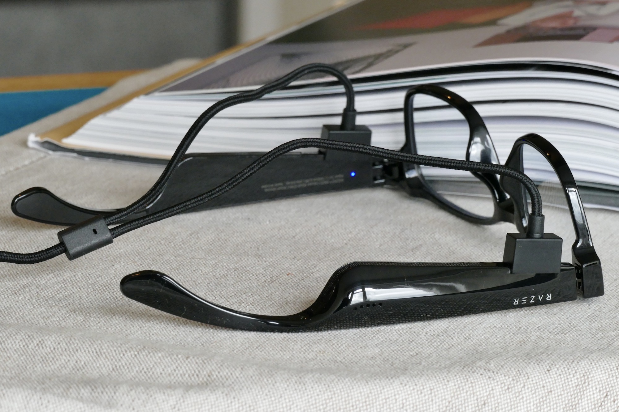 razer anzu smartglasses work best at home charging