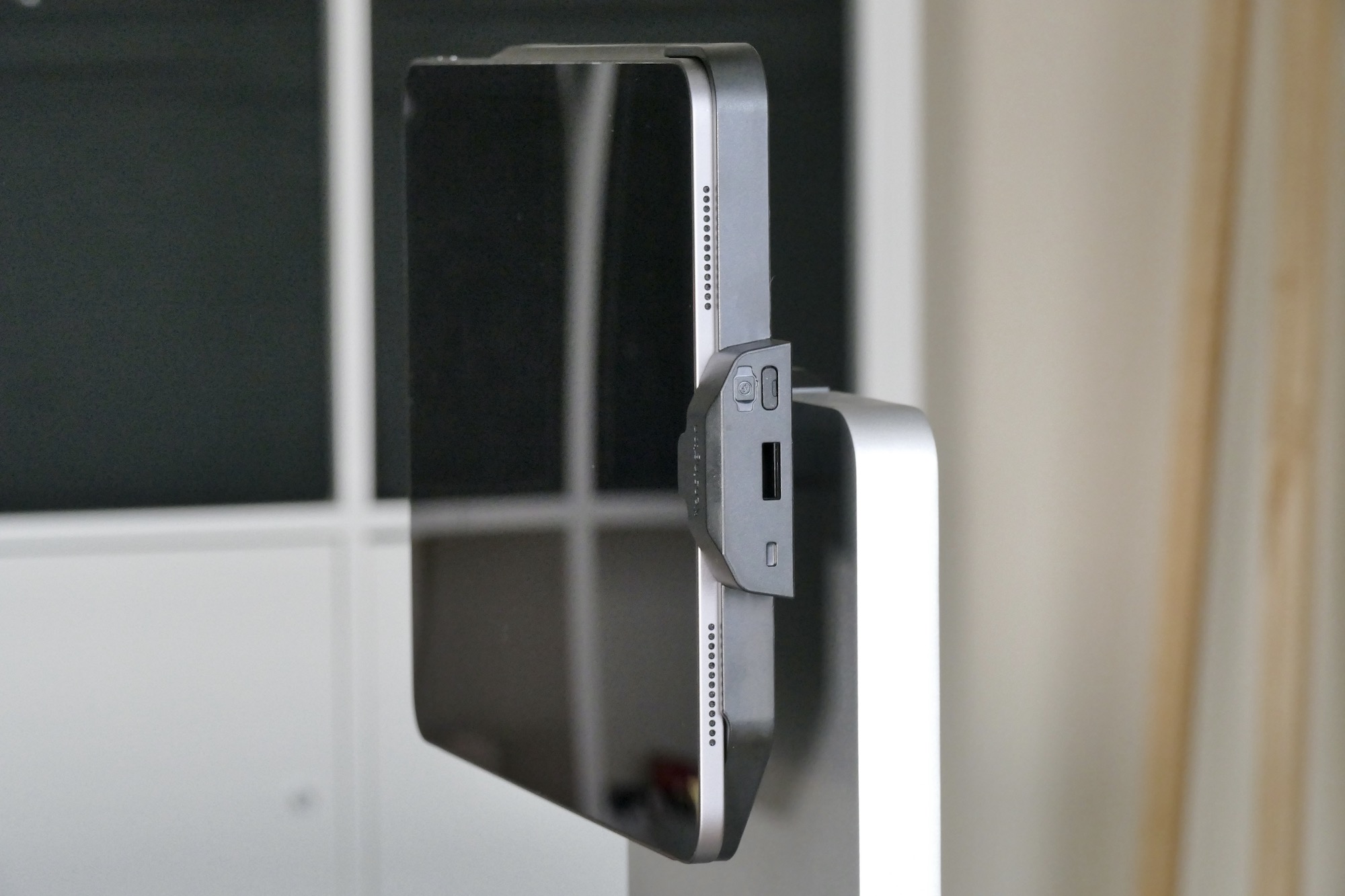 iPad charger on the Kensington StudioDock.