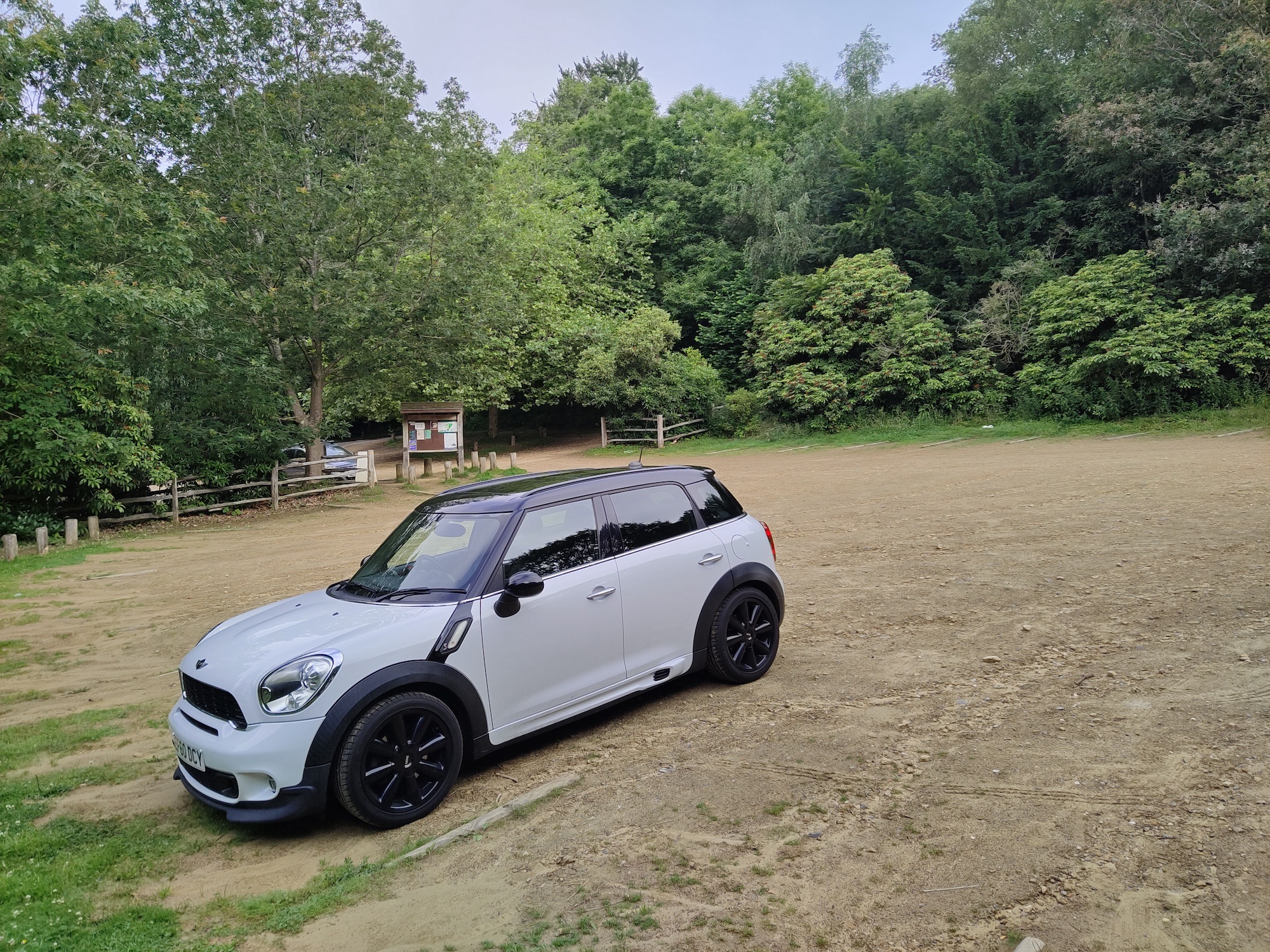 Photo of a car taken with the TCL 20 Pro 5G.