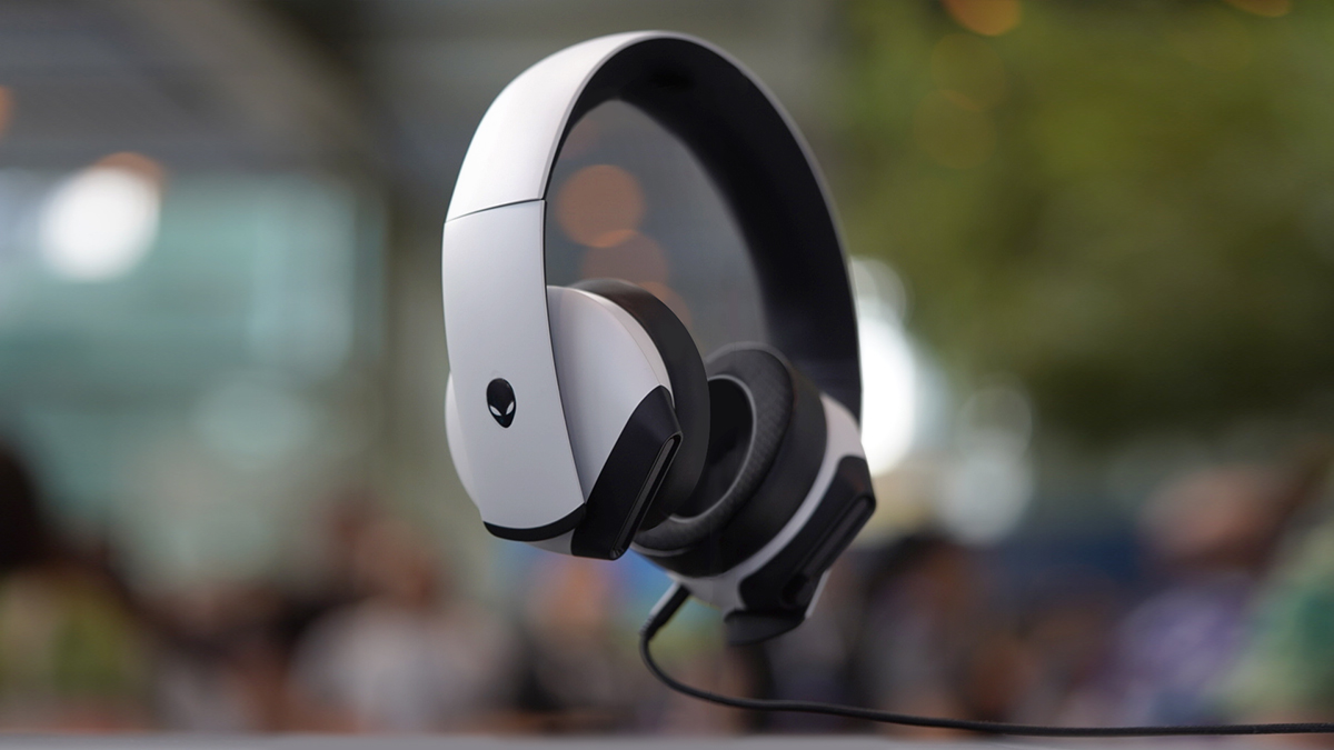 The Alienware 7.1 gaming headset in white.