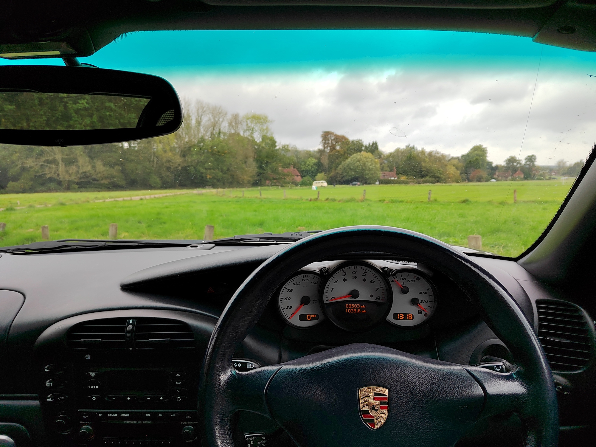 Honor 50 photo of a car interior.