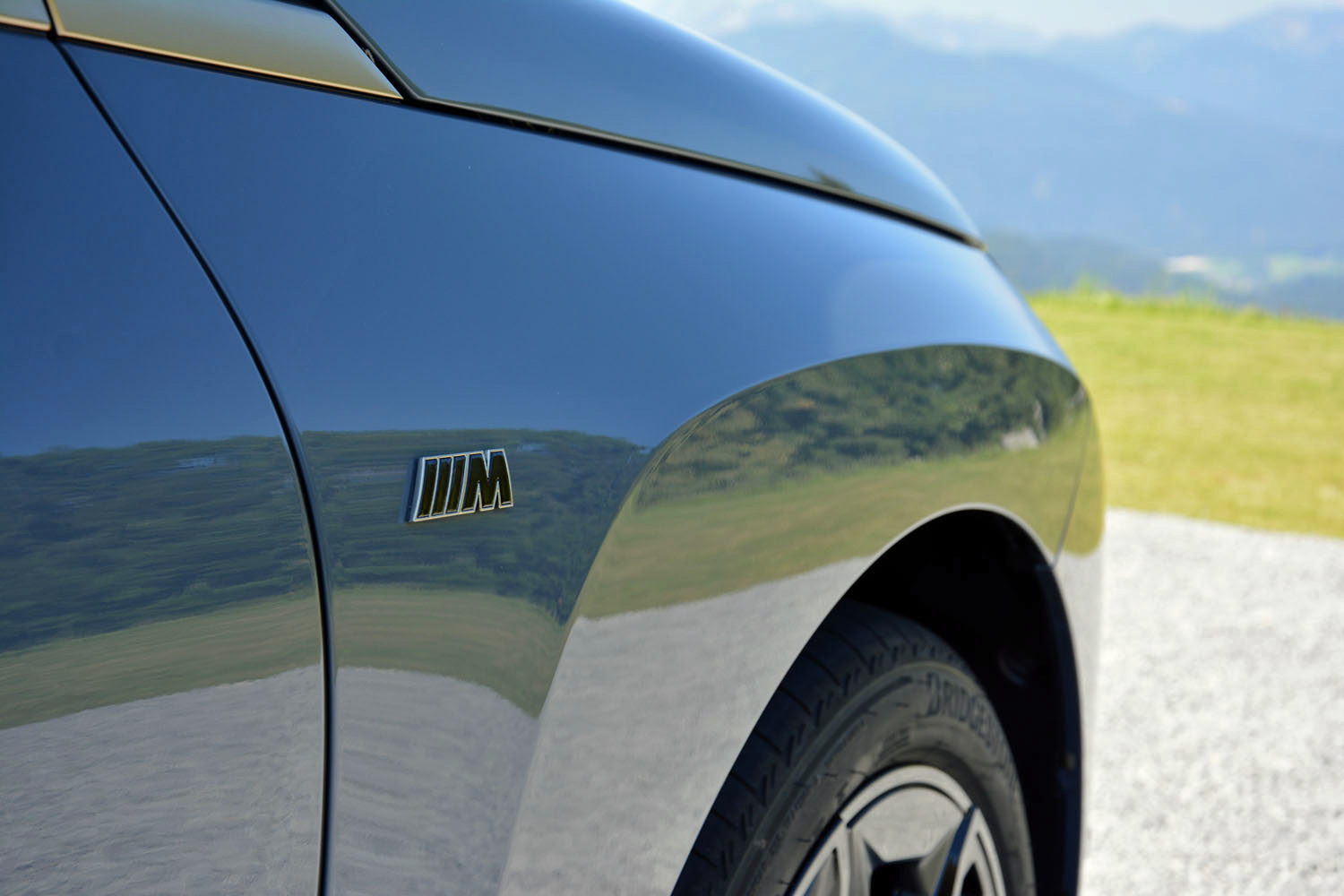 Passenger side front fender on the 2023 BMW iX M60.