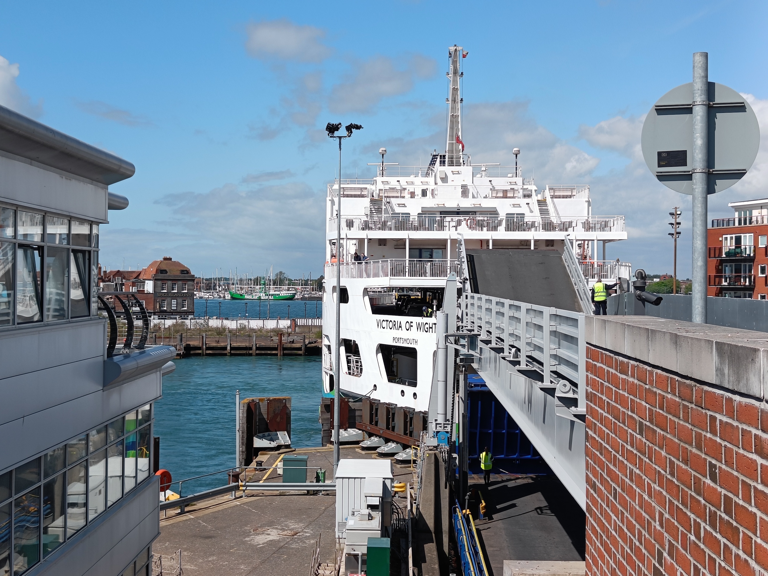 OnePlus Nord 2T photo of a ferry.