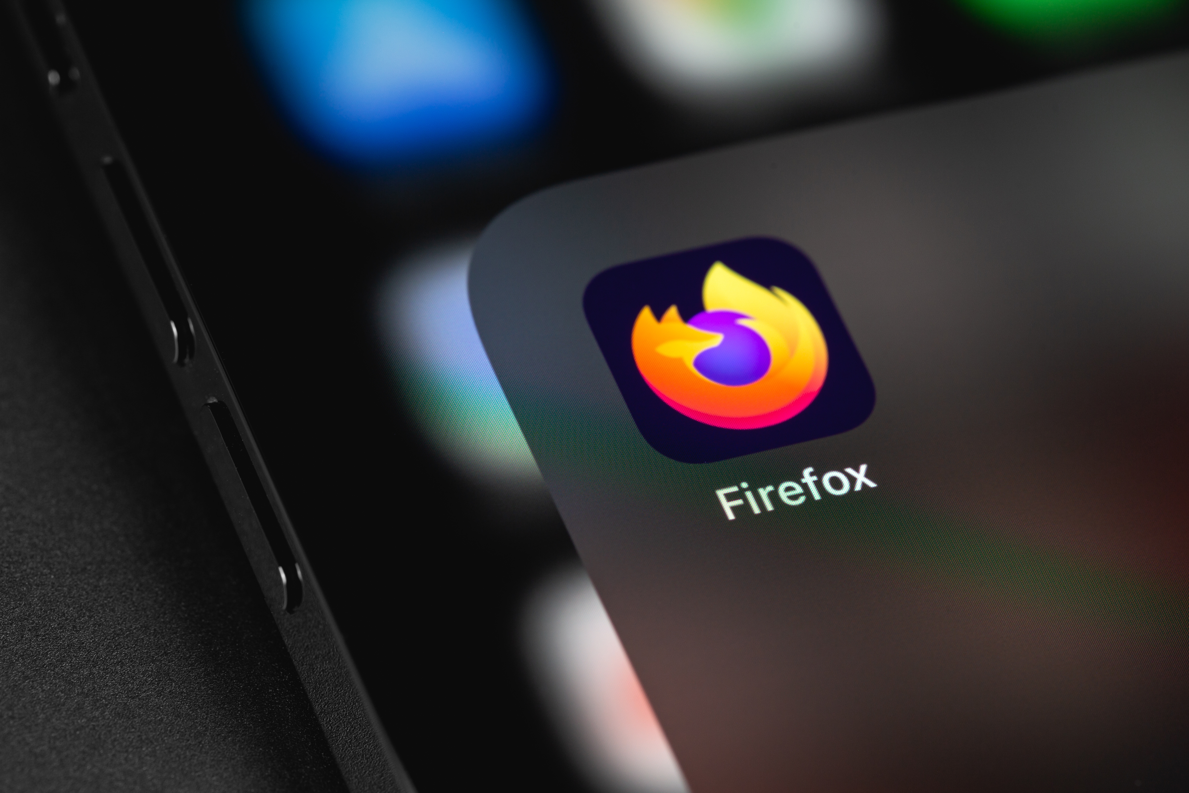 firefox is falling behind but not ready to quit mobile browser app