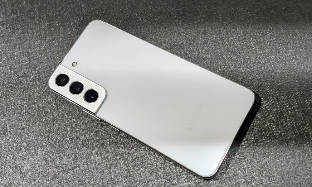 Rear panel of a white Galaxy S22