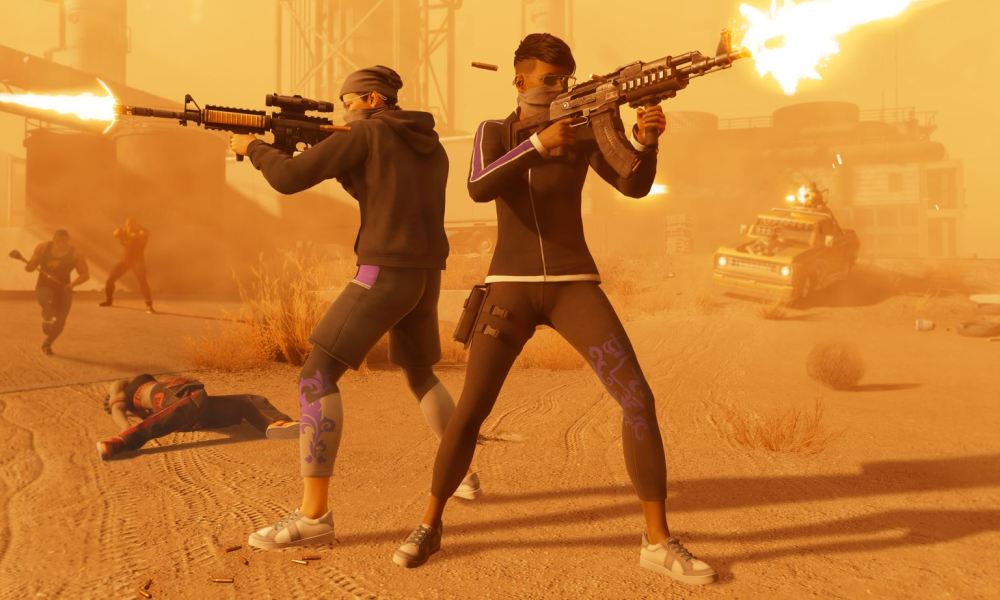 Co-op Saints Row players shoot at enemies.