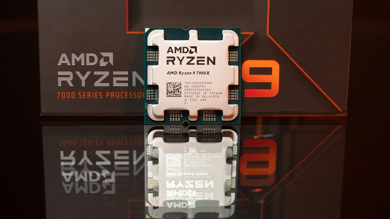 amd ryzen 7000 buying guide 7900x cpu box