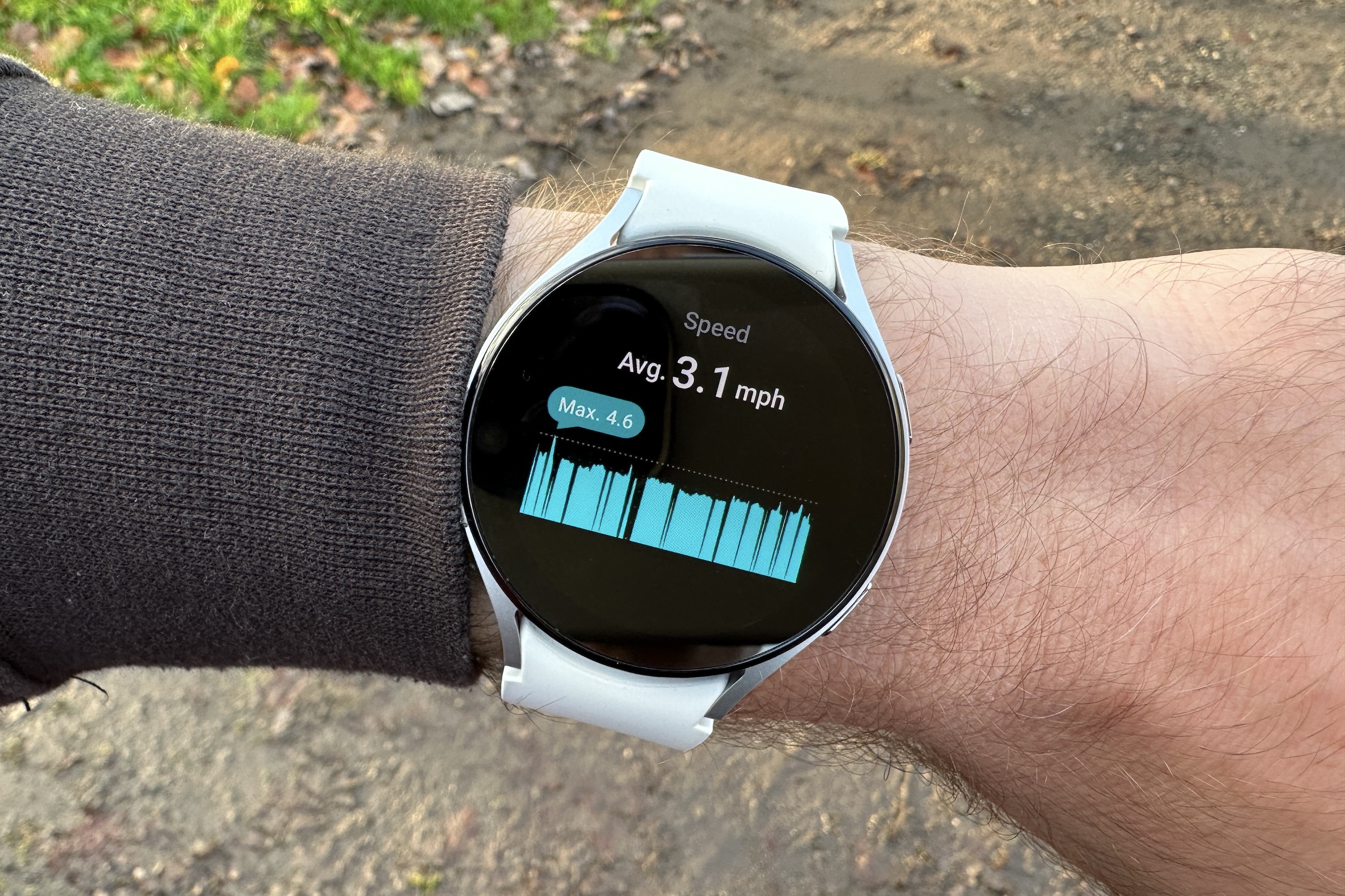 Data from a workout showing on the screen of the Samsung Galaxy Watch 5.