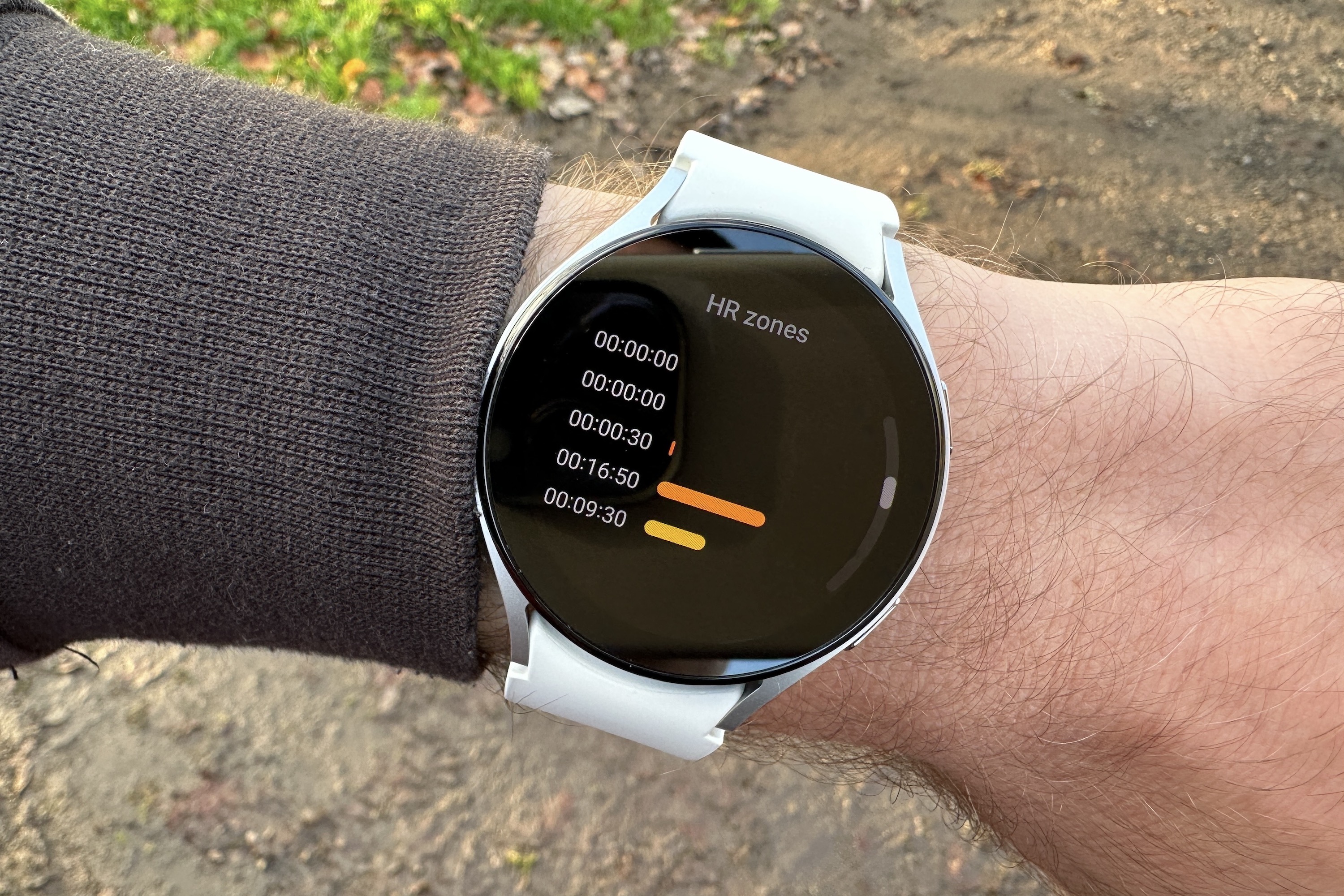 Data from a workout showing on the screen of the Samsung Galaxy Watch 5.