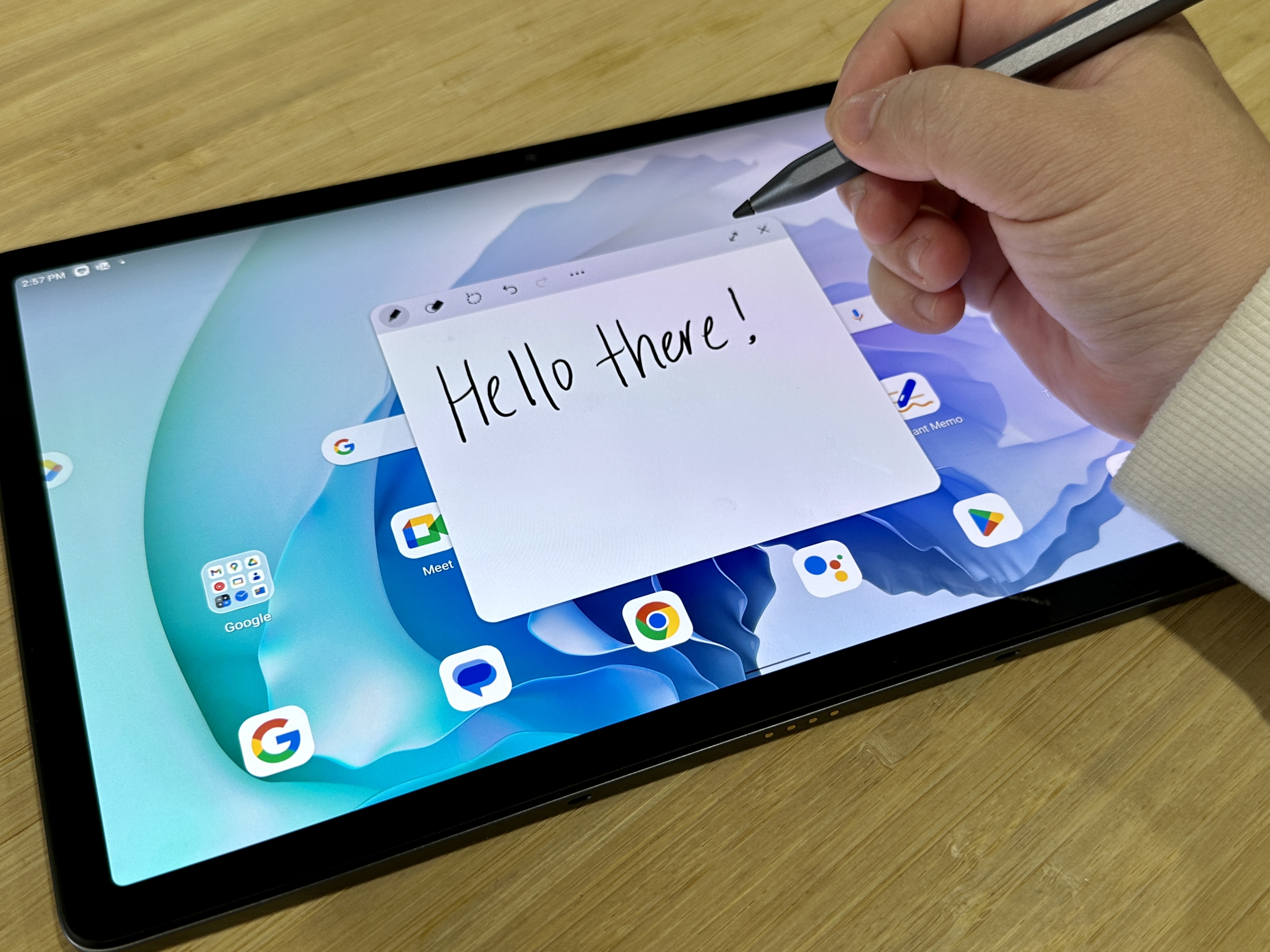 Lenovo Tab P11 Pro Gen 2 Precision Pen 3 showing off hover