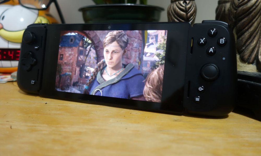 A Razer Edge plays A Plague Tale: Requiem.