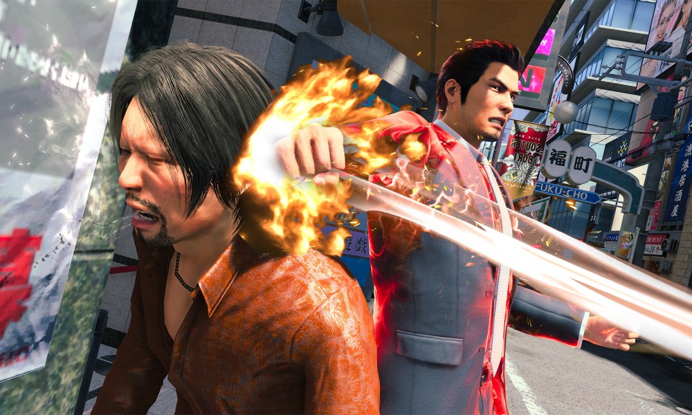 Kiryu punches an enemy in Yakuza style in Like a Dragon Gaiden: The Man Who Erased His Name.