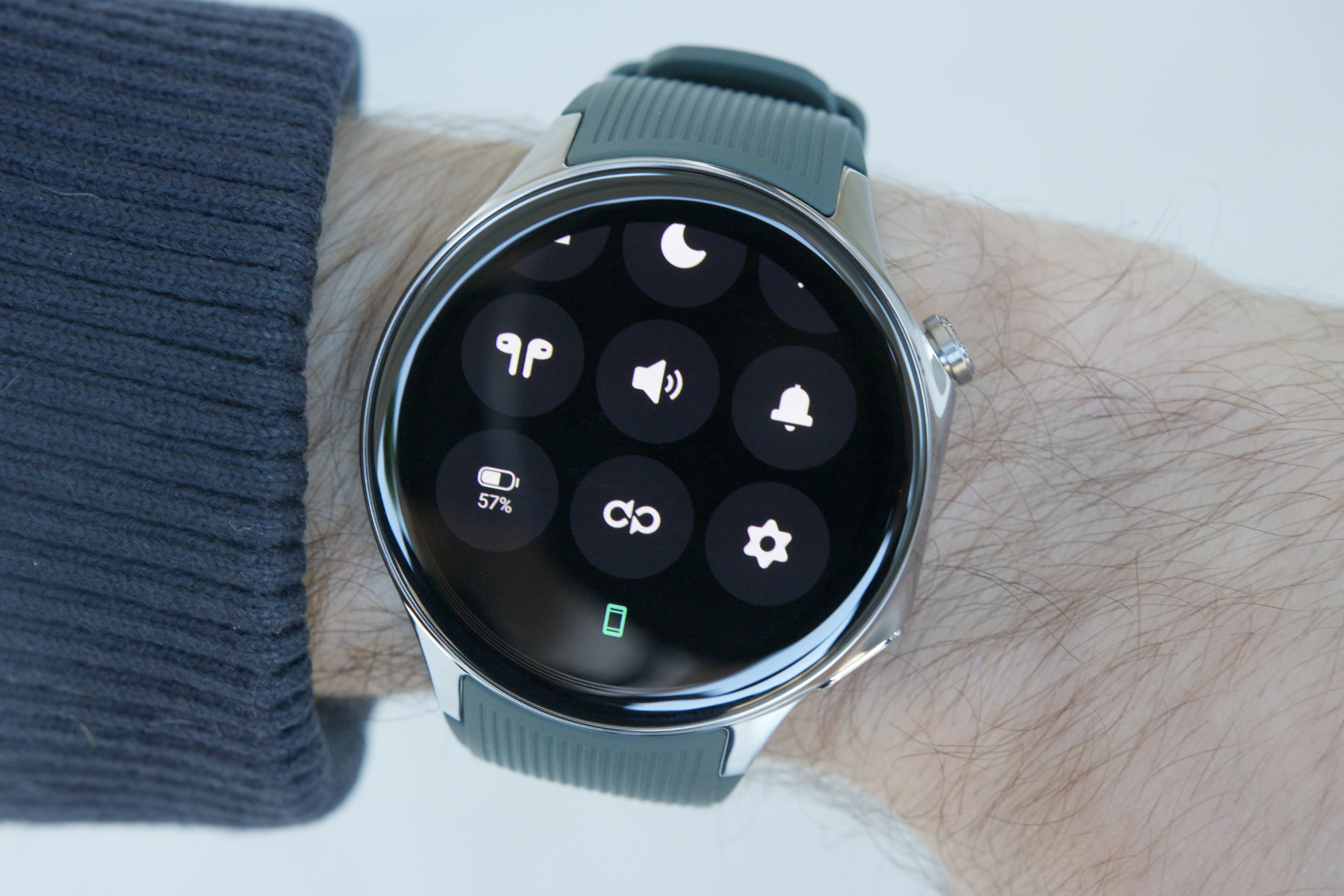 The Quick Settings panel on the OnePlus Watch 2.