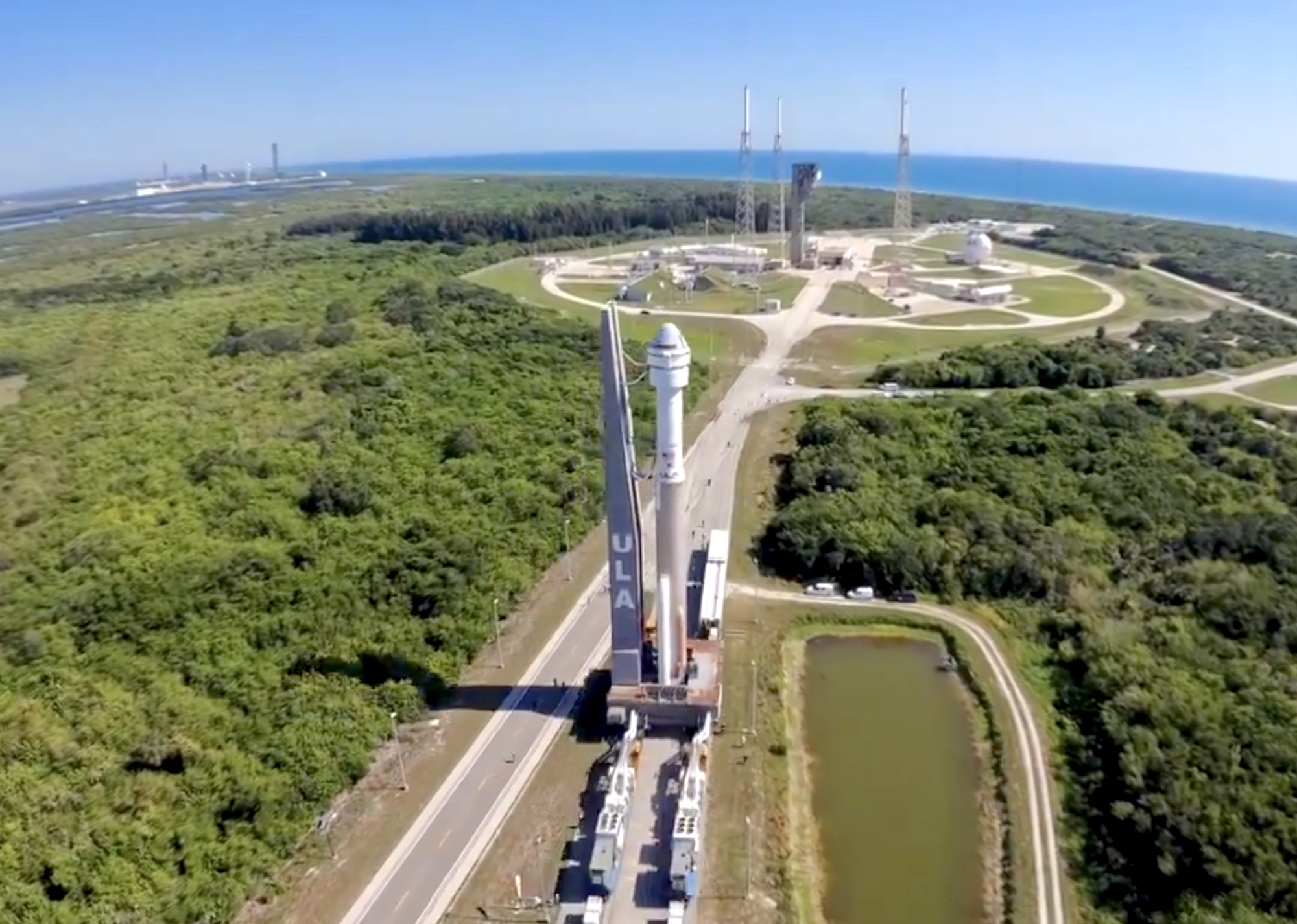 Boeing Space's Starliner spacecraft heading back to the launchpad.