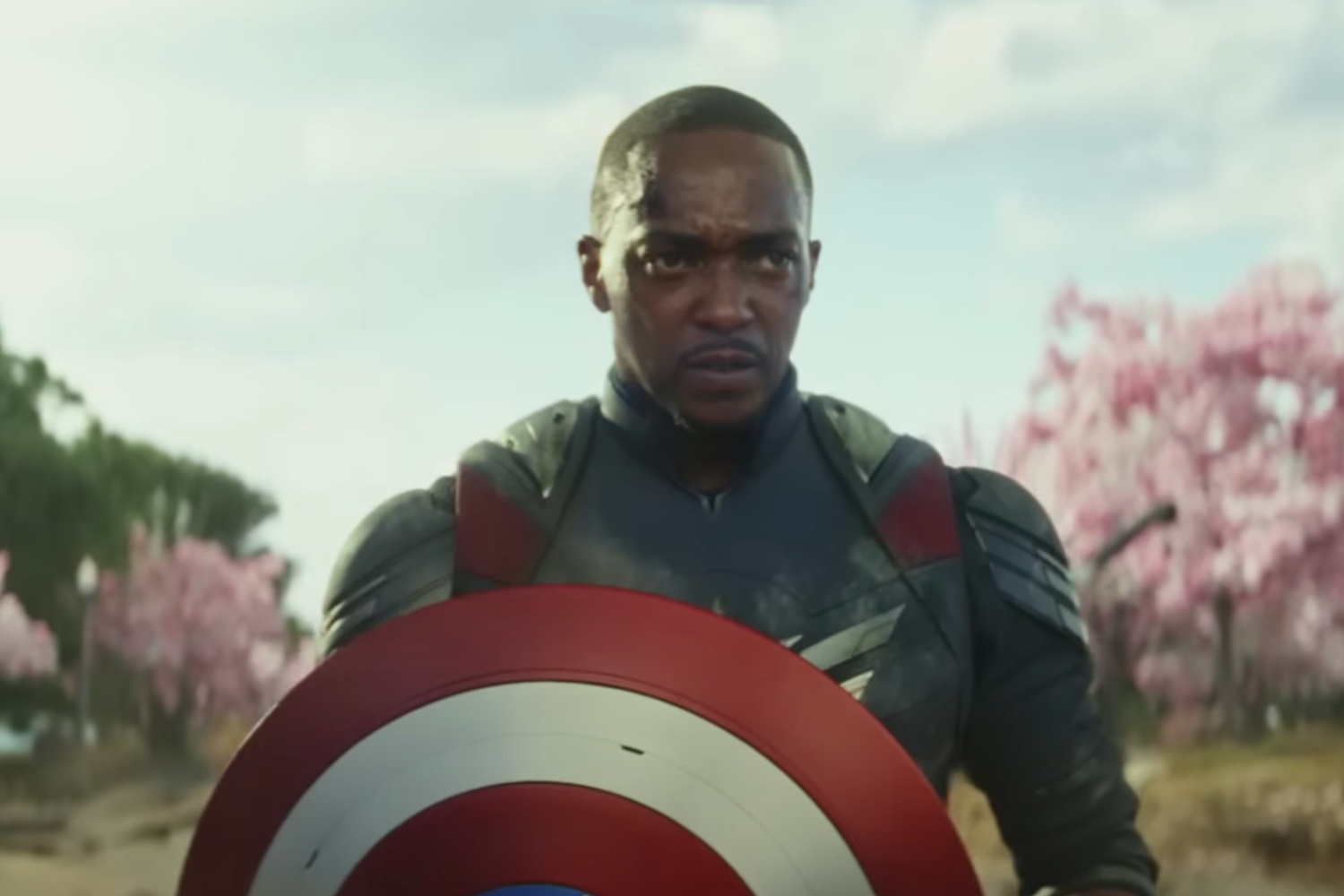 Sam Wilson holds the shield in Captain America: Brave New World.