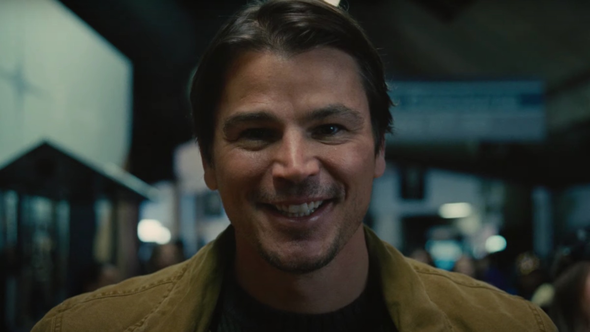 Josh Hartnett awkwardly smiles and stares.