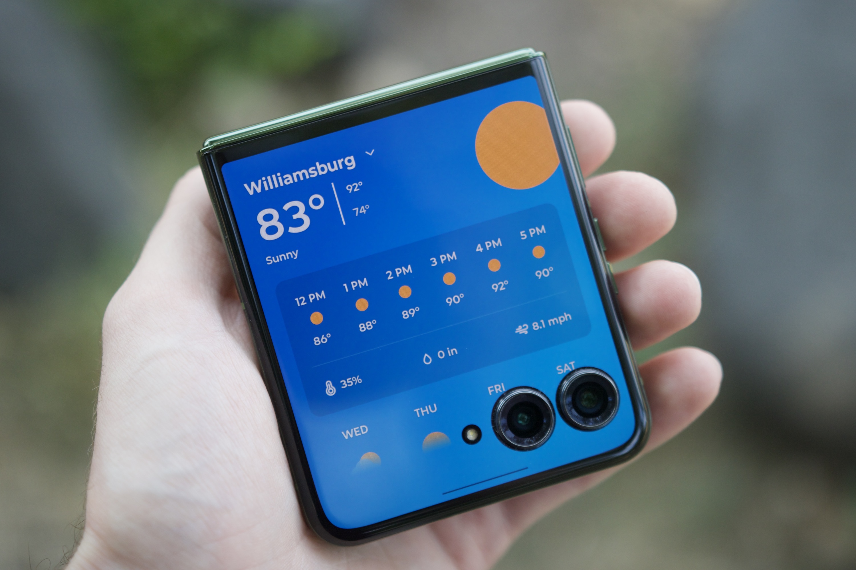 The Weather panel on the Motorola Razr Plus 2024.