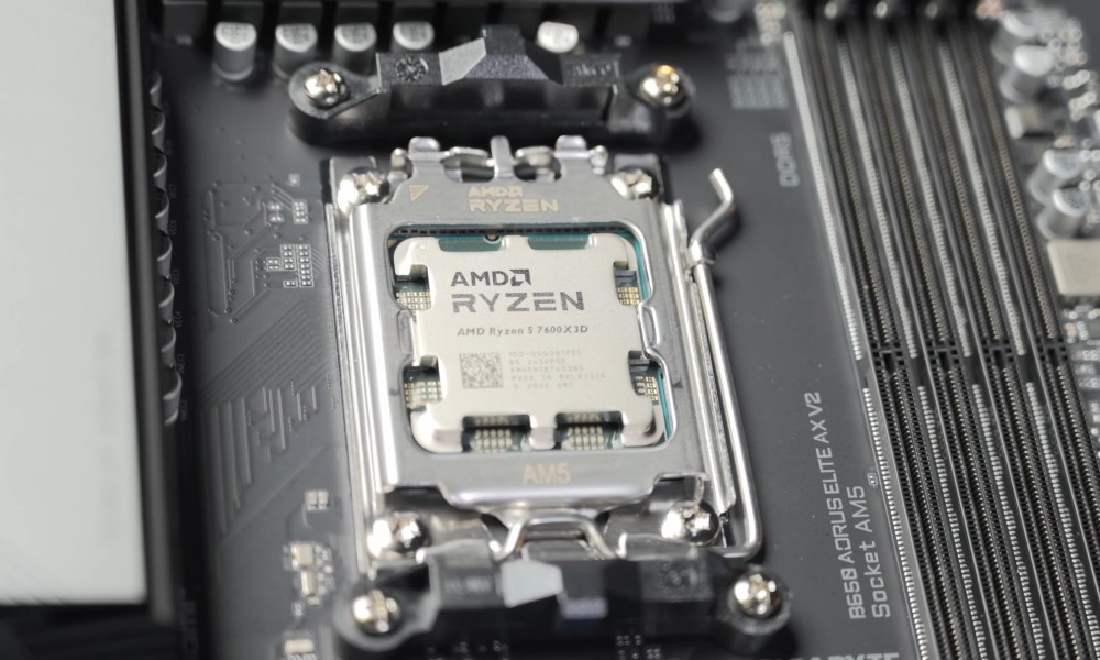 The AMD Ryzen 5 7600X3D CPU.