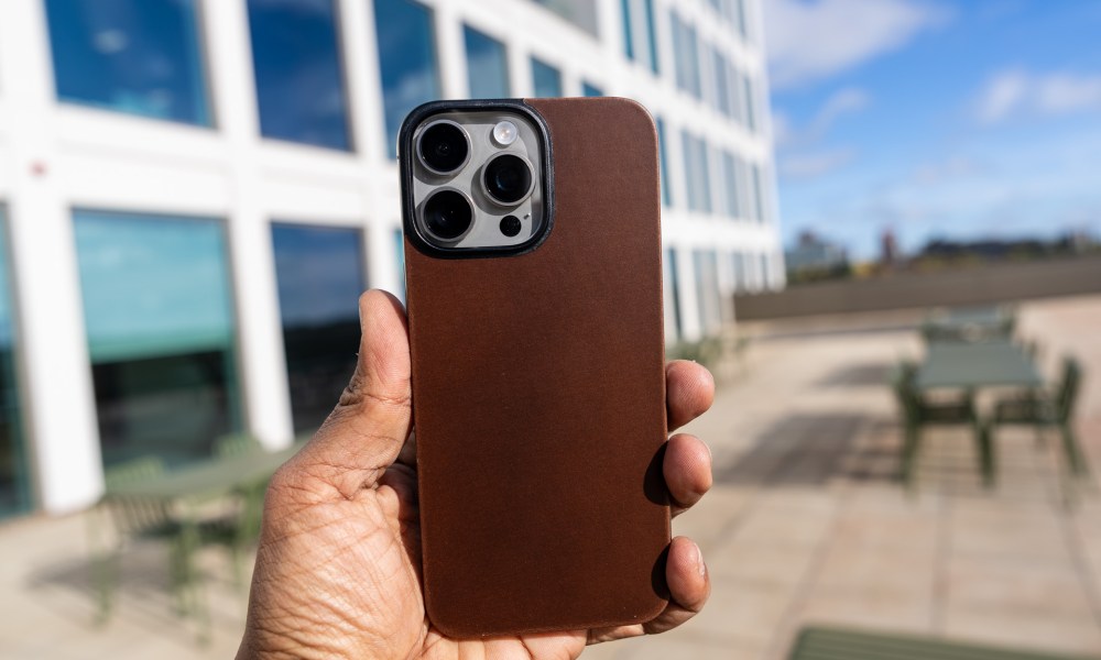 The Nomad Magnetic Leather Back on the iPhone 16 Pro Max