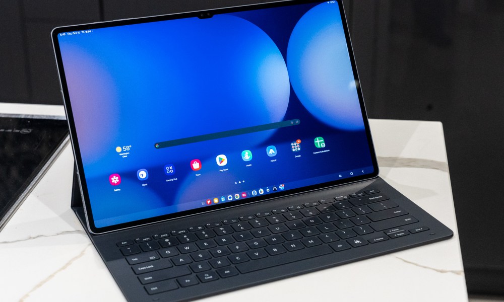 Side hero profile of the Galaxy Tab S10 Ultra